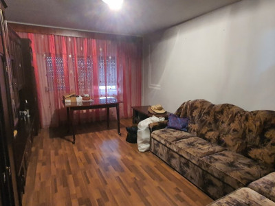 Apartament cu 3 camere decomandat, la parter, zona Steaua - ID V4926