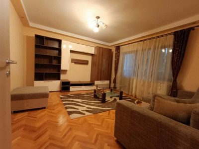 Apartament cu 3 camere, zona Complexul Studentesc - ID C5244