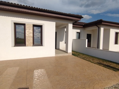 Duplex 3 camere de vanzare in Sacalaz - Zona de Est