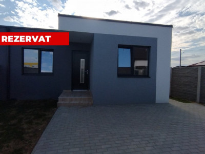  Duplex 3 camere de vanzare in Sacalaz - Terasa si curte individuala