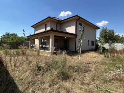 Casa individuala cu 5 camere si teren de 500 mp, Sanandrei