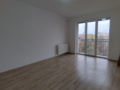 Apartament 3 camere la mansarda - 75mp utili, Zona Aradului