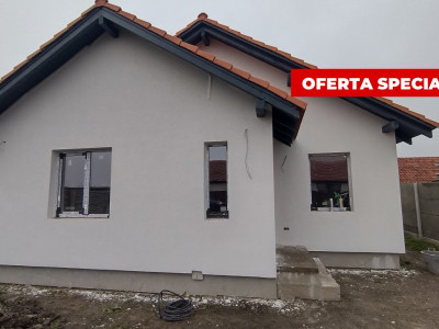 Casa individuala 3 camere, Sanmihaiu Roman - Dormitor cu baie proprie