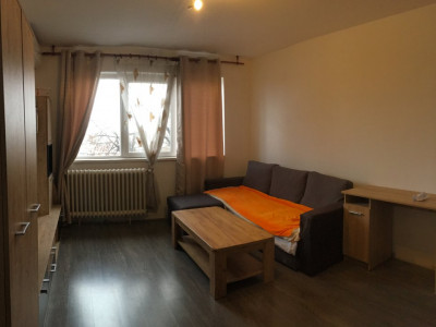 Apartament cu 3 camere, semidecomandat de vanzare, zona Cetatii - V1022